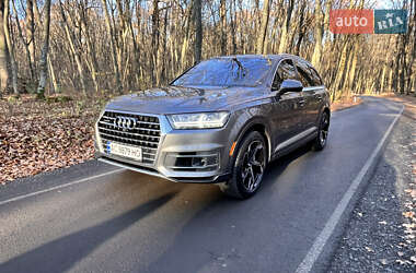 Внедорожник / Кроссовер Audi Q7 2017 в 