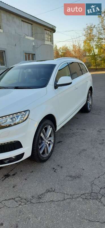 Внедорожник / Кроссовер Audi Q7 2014 в Запорожье