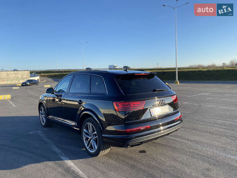 Позашляховик / Кросовер Audi Q7 2017 в Львові