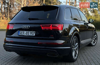 Внедорожник / Кроссовер Audi Q7 2016 в 