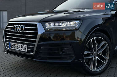 Внедорожник / Кроссовер Audi Q7 2016 в 