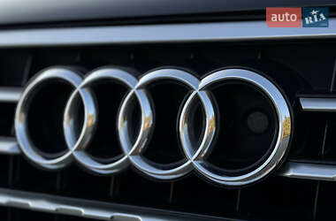Внедорожник / Кроссовер Audi Q7 2016 в 