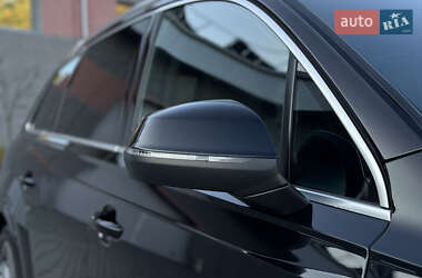 Внедорожник / Кроссовер Audi Q7 2016 в 