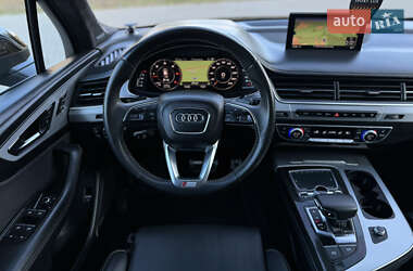Внедорожник / Кроссовер Audi Q7 2016 в 