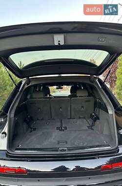 Внедорожник / Кроссовер Audi Q7 2020 в 