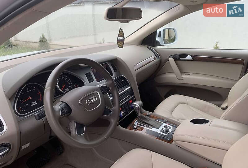 Позашляховик / Кросовер Audi Q7 2013 в Львові