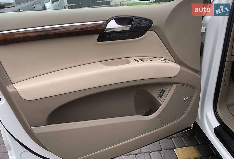 Позашляховик / Кросовер Audi Q7 2013 в Львові