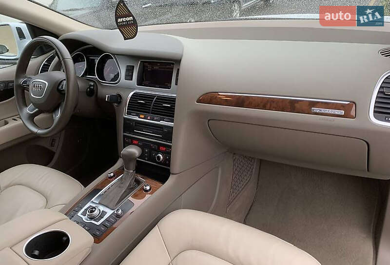 Позашляховик / Кросовер Audi Q7 2013 в Львові