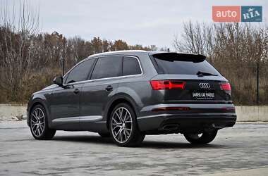 Внедорожник / Кроссовер Audi Q7 2016 в Дубно