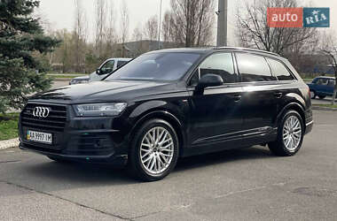 Позашляховик / Кросовер Audi Q7 2016 в 