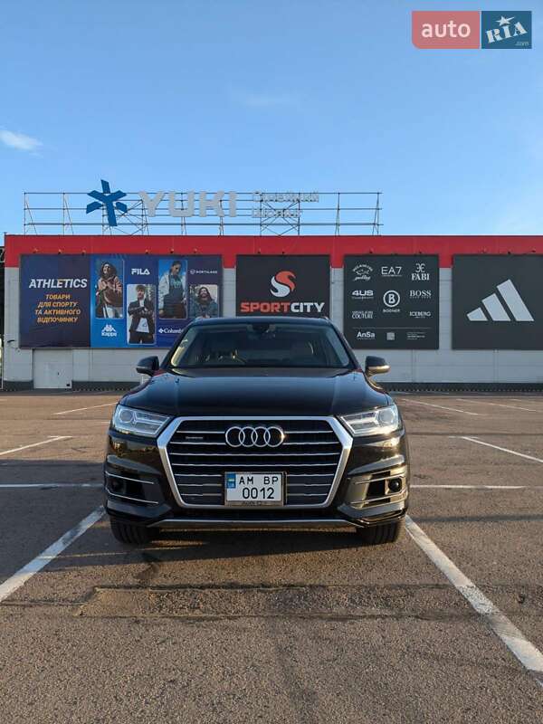 Позашляховик / Кросовер Audi Q7 2018 в Рівному