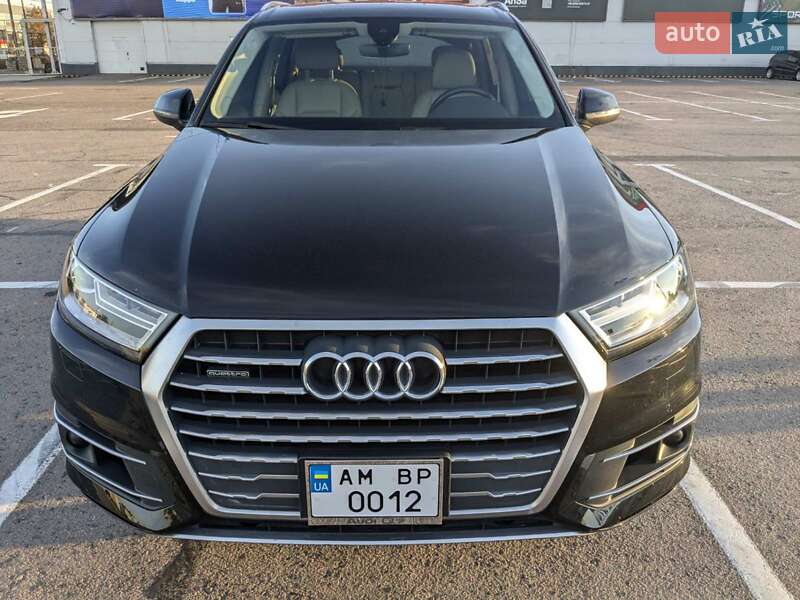 Позашляховик / Кросовер Audi Q7 2018 в Рівному