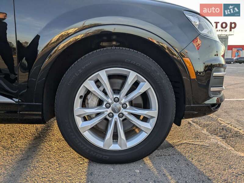 Позашляховик / Кросовер Audi Q7 2018 в Рівному