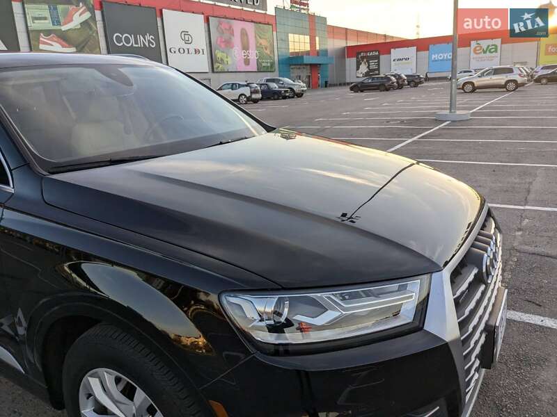 Позашляховик / Кросовер Audi Q7 2018 в Рівному