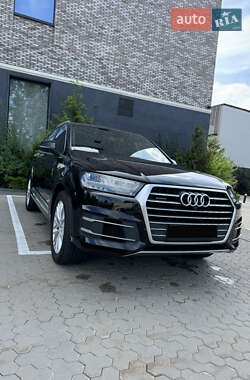 Позашляховик / Кросовер Audi Q7 2019 в Києві