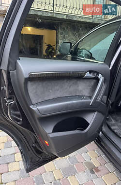 Внедорожник / Кроссовер Audi Q7 2013 в 