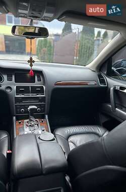 Внедорожник / Кроссовер Audi Q7 2012 в 