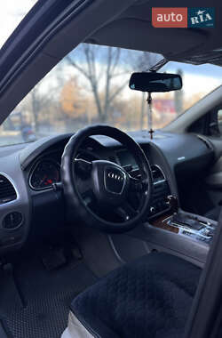 Внедорожник / Кроссовер Audi Q7 2009 в 