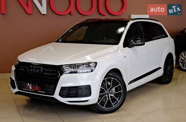 Внедорожник / Кроссовер Audi Q7 2018 в 