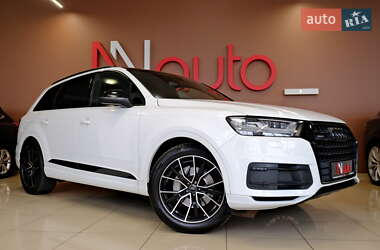 Внедорожник / Кроссовер Audi Q7 2018 в 