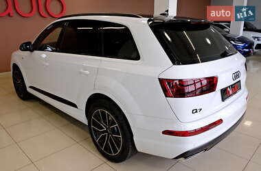 Внедорожник / Кроссовер Audi Q7 2018 в 
