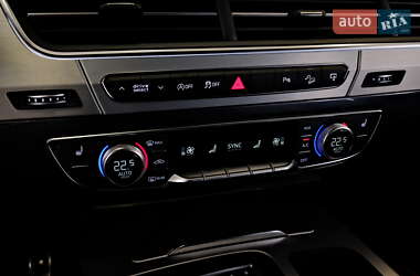 Внедорожник / Кроссовер Audi Q7 2018 в 