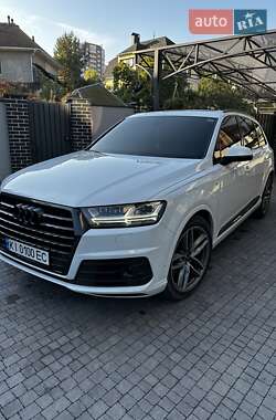 Внедорожник / Кроссовер Audi Q7 2016 в Киеве