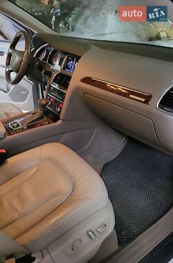 Внедорожник / Кроссовер Audi Q7 2012 в 