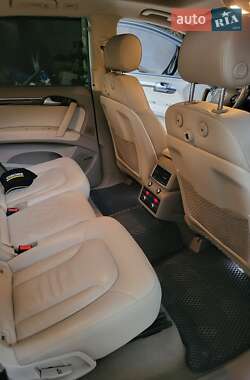 Внедорожник / Кроссовер Audi Q7 2012 в 