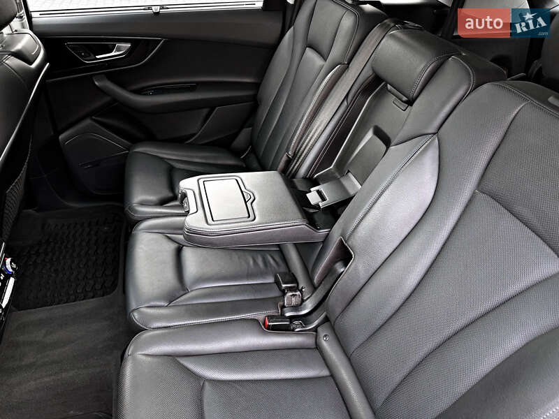 Позашляховик / Кросовер Audi Q7 2019 в Чернівцях