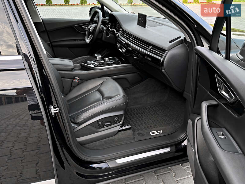 Позашляховик / Кросовер Audi Q7 2019 в Чернівцях