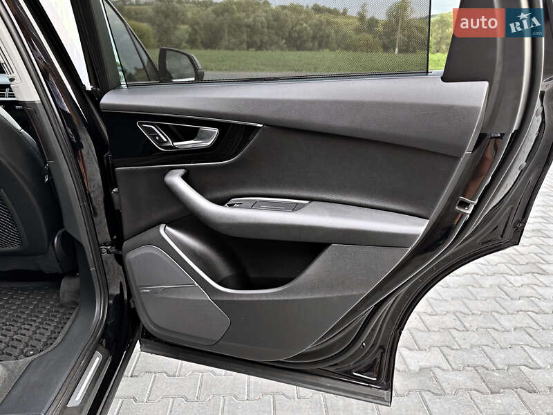 Позашляховик / Кросовер Audi Q7 2019 в Чернівцях