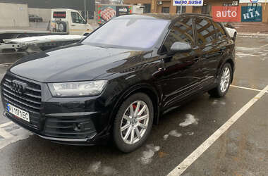 Внедорожник / Кроссовер Audi Q7 2017 в 