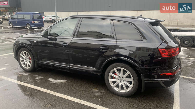 Внедорожник / Кроссовер Audi Q7 2017 в Киеве