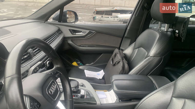 Внедорожник / Кроссовер Audi Q7 2017 в Киеве