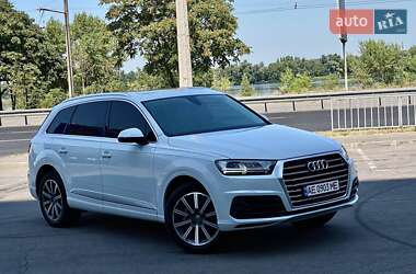 Позашляховик / Кросовер Audi Q7 2017 в Дніпрі