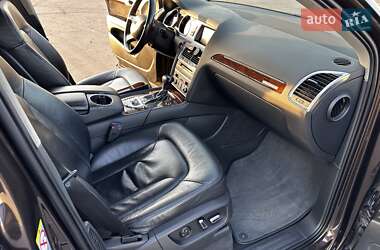 Позашляховик / Кросовер Audi Q7 2013 в 
