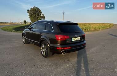 Позашляховик / Кросовер Audi Q7 2013 в 