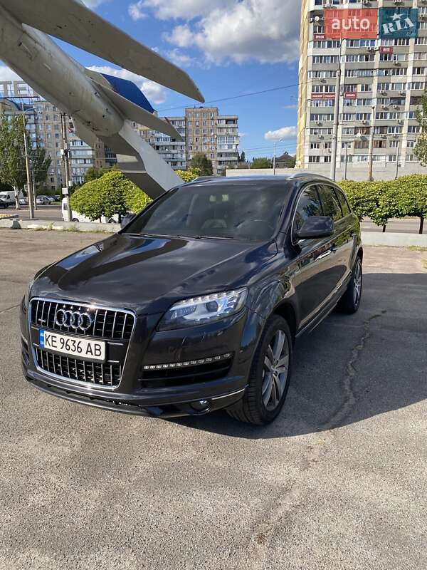 Позашляховик / Кросовер Audi Q7 2013 в Дніпрі