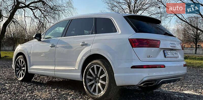 Позашляховик / Кросовер Audi Q7 2016 в Львові