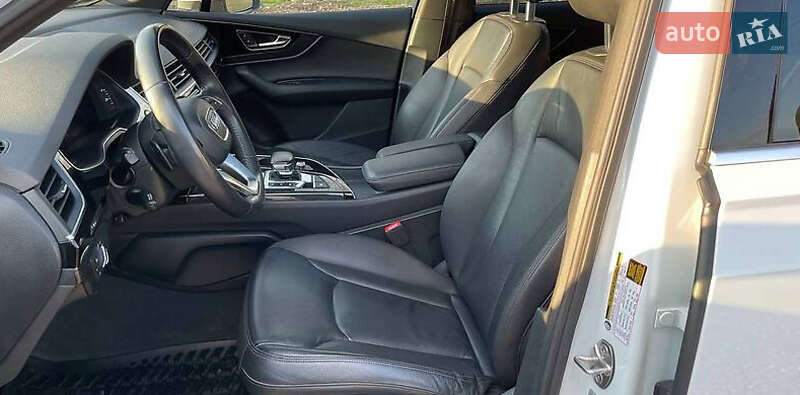 Позашляховик / Кросовер Audi Q7 2016 в Львові