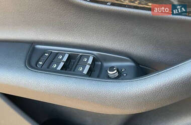 Внедорожник / Кроссовер Audi Q7 2016 в 