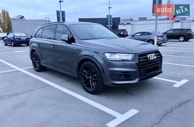 Внедорожник / Кроссовер Audi Q7 2018 в 