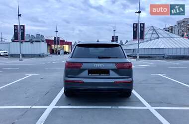Внедорожник / Кроссовер Audi Q7 2018 в 