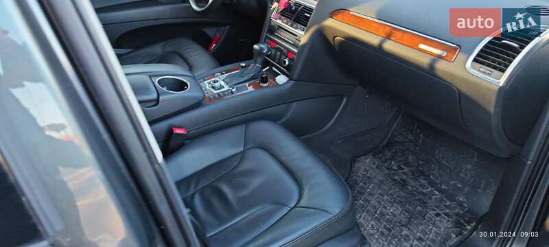 Внедорожник / Кроссовер Audi Q7 2015 в Киеве