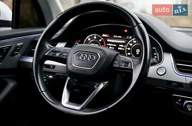 Позашляховик / Кросовер Audi Q7 2015 в Черкасах