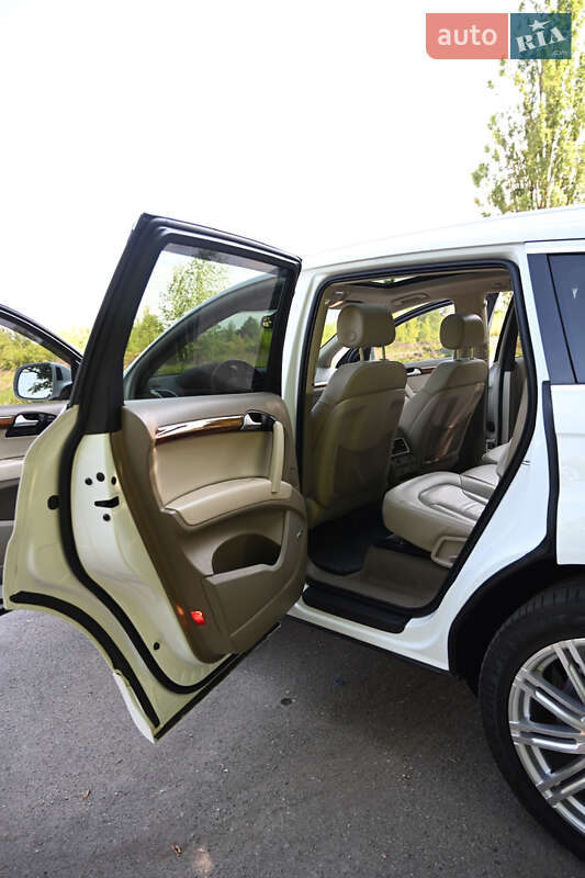 Позашляховик / Кросовер Audi Q7 2015 в Лозовій