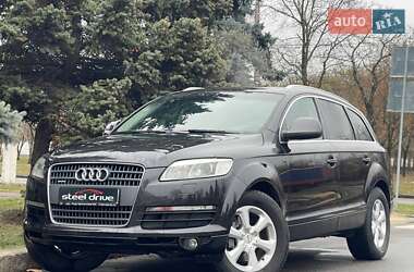 Позашляховик / Кросовер Audi Q7 2006 в Миколаєві