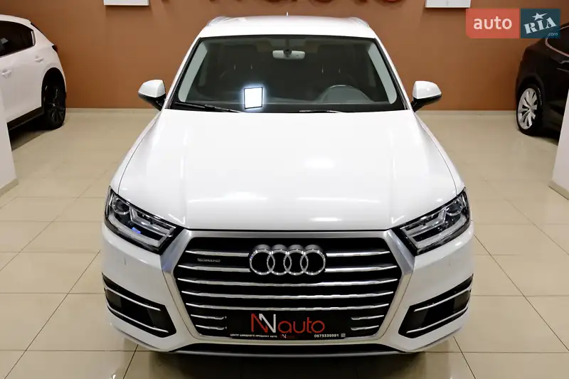 Позашляховик / Кросовер Audi Q7 2016 в 