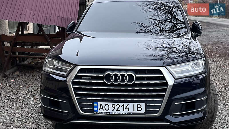 Внедорожник / Кроссовер Audi Q7 2016 в Мукачево